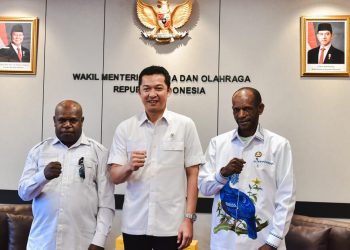 Bupati Dogiyai serahkan Proposal Gedung GOR ke Wakil Menteri Pemuda & Olahraga Republik Indonesia