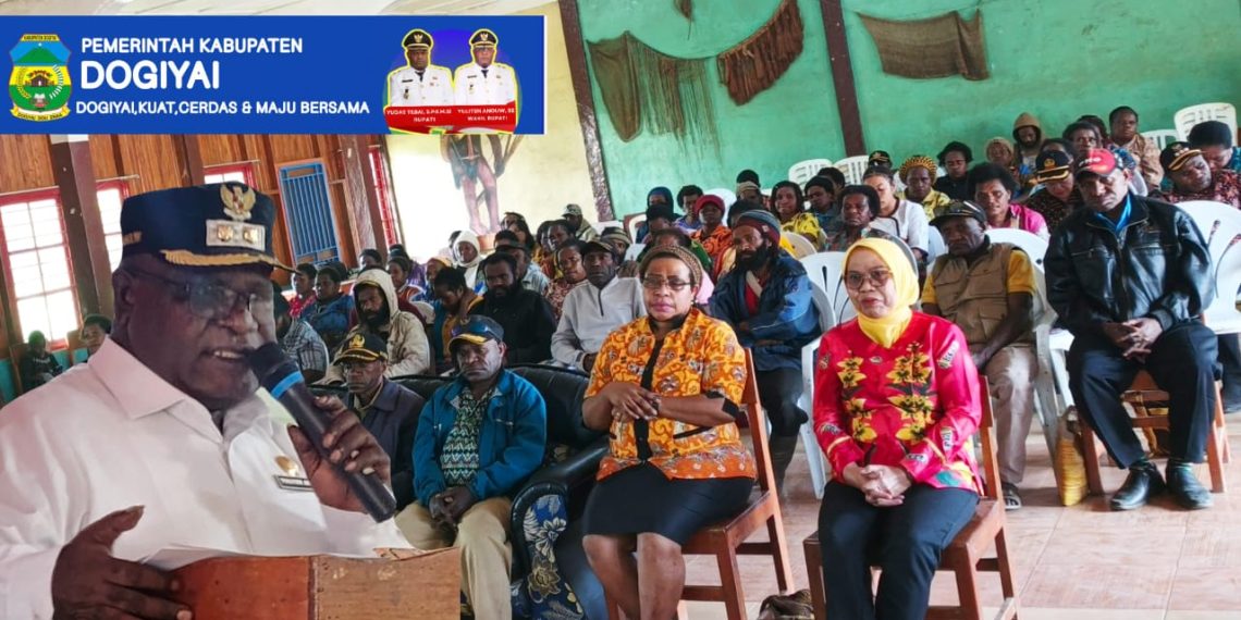Wakil Bupati Dogiyai, Yuliten Anouw membuka Mini Lokarya Tingkat Distrik Kab.Dogiyai Tahun 2025