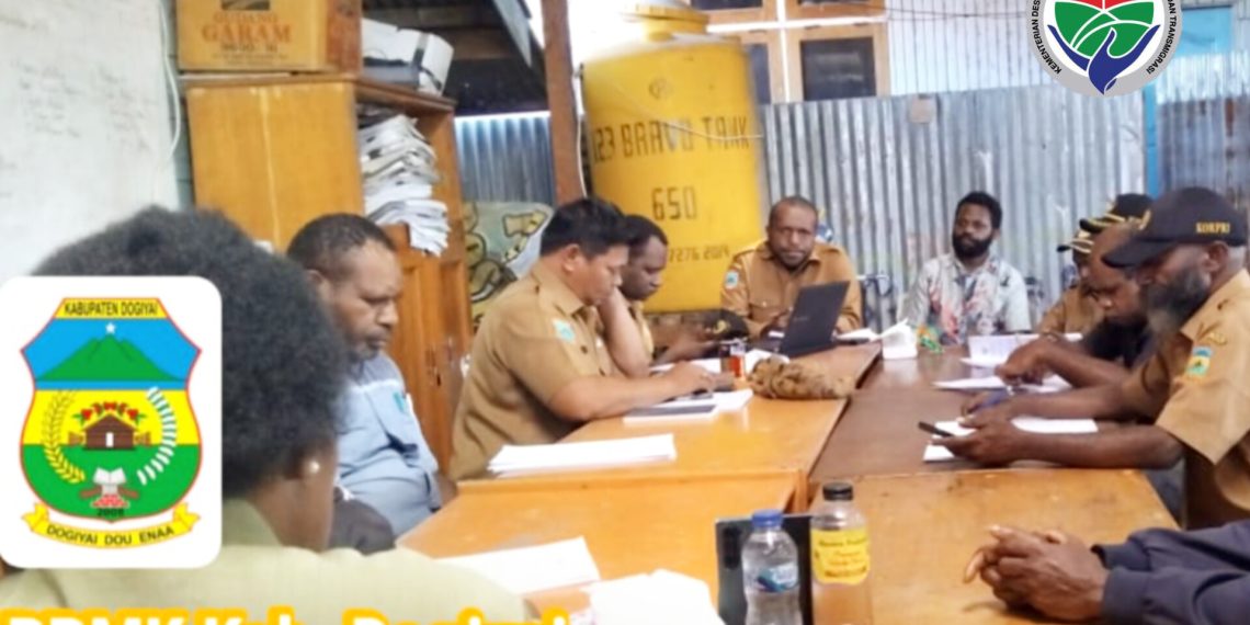 DPMK Dogiyai gelar Rapat guna bahas Peraturan Bupati tentang Penyaluran ALokasi Dana Desa