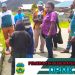 Plt.Kepala Dinas DPMK Dogiyai Emanuel Y.Giyai dan Staf Borong Jualan Mama-mama Dogiyai guna mendukung Visi- Misi Bupati dan wakil bupati