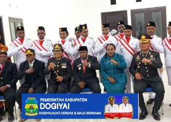 Bupati Dogiyai Yudas Tebai Kukuhkan Anggota Paskibraka 2025