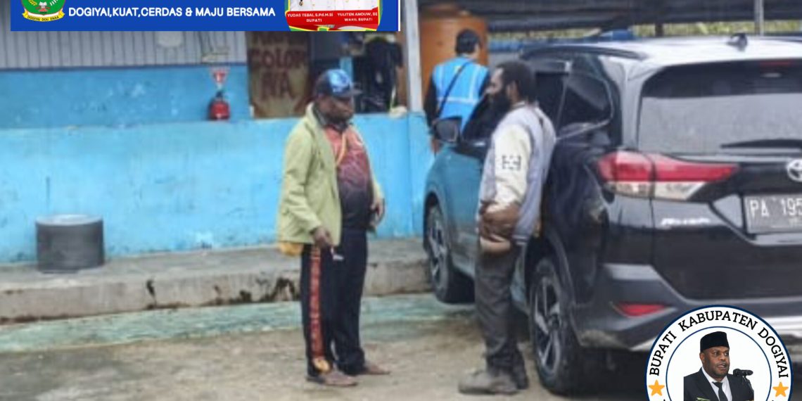 Bupati Dogiyai Yudas Tebai memastikan penerangan lampu 24 Jam di PLN Deiyai