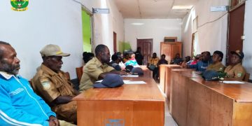 Kepala Badan Bajak & Retribusi Daerah Dogiyai,Yulianus Magai lakukan Rapat bersama terkait membahas beberapa agenda penting