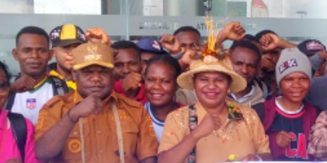 Mewakili Orang Tua & Intelektual Dogiyai Apresiasi pada Bupati dan Dinkes Dogiyai atas pengiriman 30 mahasiswa kesehatan Dogiyai ke Kampus Universitas Anwar Medika Surabaya