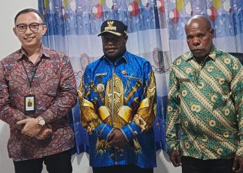 Bupati serta BPPRD Dogiyai,ikut Zoom terkait Penandatanganan perjanjian kerja sama Optimalisasi Pemungutan Pajak Pusat & Pajak Daerah