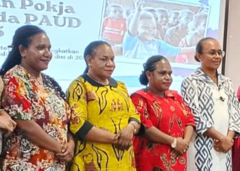 Bunda Paud Dogiyai Ny. Maria Ferderika Keiya Tebai ikuti pembekalan program kerja