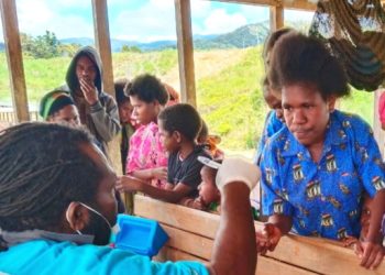 Nakes puskesmas idakebo lakukan imunisasi dasar pemberian makanan tambahan ibu hamil,bayi balita serta pemberian obat pada masyarakat