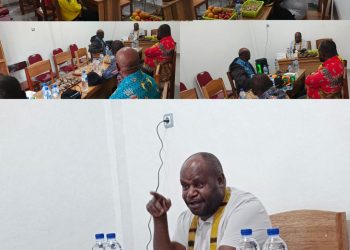 Bupati Dogiyai Gelar Rapat Strategis 10 Kepala Distrik: “Kalau Ada Uang, Harus Direalisasikan Sesuai RAK!”