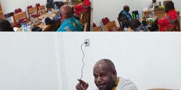 Bupati Dogiyai Gelar Rapat Strategis 10 Kepala Distrik: “Kalau Ada Uang, Harus Direalisasikan Sesuai RAK!”