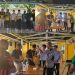 Kadis P&P Dogiyai Serahkan Oleh-Oleh Khas Daerah kepada Dekan FKIP Unpar Bandung Saat Pelepasan Tim Seleksi