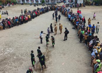 Adu Otot di Halaman Kantor Bupati, Setda Dogiyai Juara I Tarik Tambang HUT RI ke-81