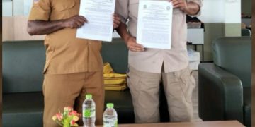 Kerja Nyata Bupati & Wakil Bupati Dogiyai: Disnakertrans Tanda Tangani MoU dengan LPK IKMTC untuk Pelatihan Alat Berat 25 Pemuda OAP