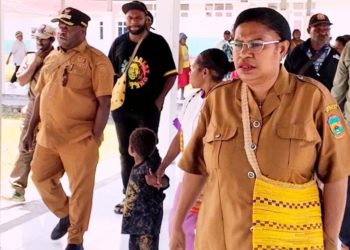 Plt. Direktur RSUD Dogiyai Sambut Kunjungan Bupati Yudas Tebai, Siap Tindaklanjuti Keluhan Nakes Secara Tuntas