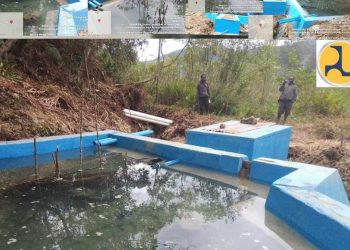 Di Puncak Musim Kemarau, Bupati & Wabup Dogiyai Gerakkan Dinas PUPR Tarik “Air Rimba” untuk Warga Kampung Idadagi